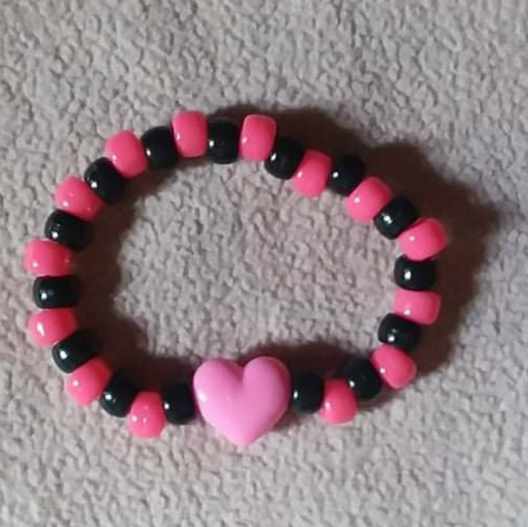 pink large heart pink black kandi bracelet - Picture 3 of 5